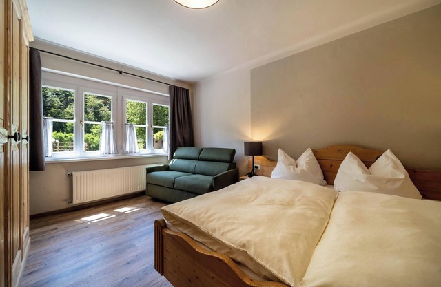 Apartamento "1SZ PinkLady Kreuzwegerhofnals" con vistas a la montaña, piscina, balcón y jardín