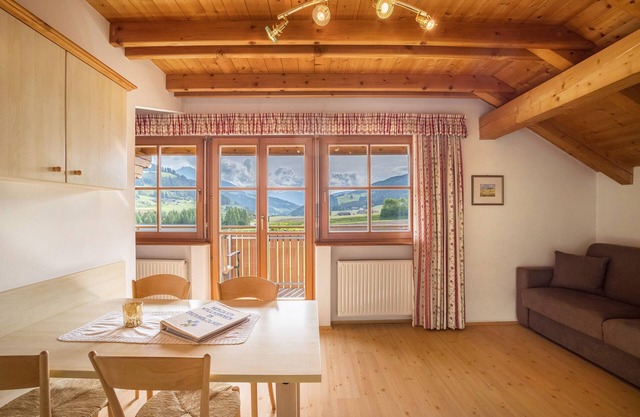 Apartamento '3' con vistas a la montaña, jardín compartido y Wi-Fi
