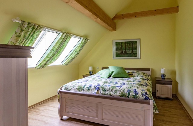 Apartment 4, bedroom, living room/kitchenette, shower/WC/bathtub (from 12 years) - Froschkönig Ferienhaus