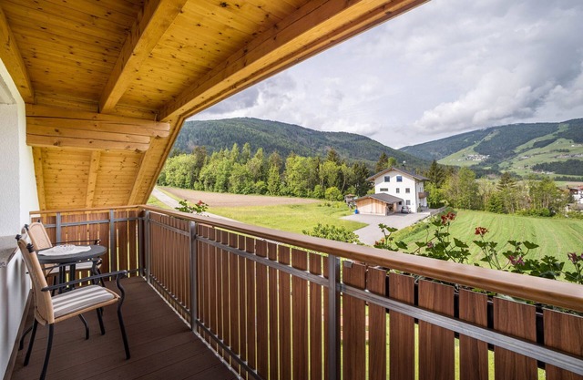 Apartamento '4' con vistas a la montaña, jardín compartido y Wi-Fi