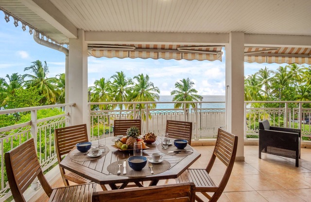 Apartment Alizés - Sea view & Direct beach access