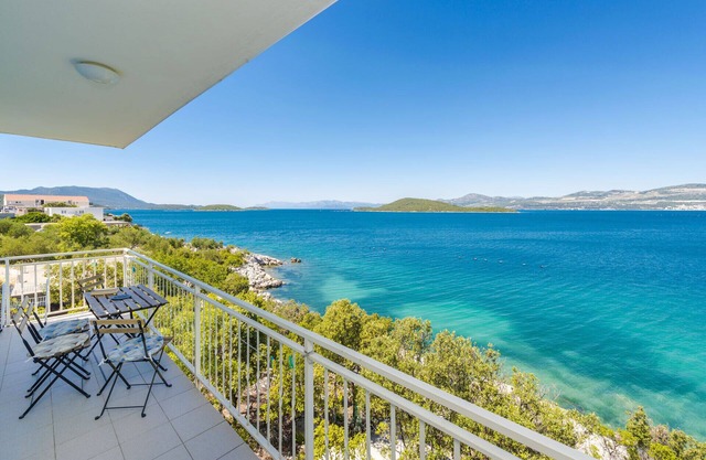 Apartment Alenka 3 - beachfront, 10 m from the sea