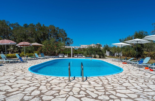 Apartamento 'Alykes Family Resort Double Room 1' con Balcón, Wi-Fi y Aire Acondicionado