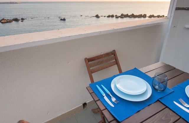Apartamento 'Aquamarine' con vistas al mar, balcón y Wi-Fi