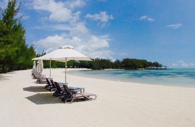 Apartment at Anahita 5* Resort , golf & access to Ile aux Cerfs exclusive beach