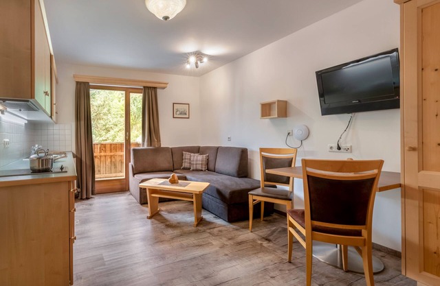 Apartamento 'Bergkamerad 2' con vistas a la montaña, terraza compartida y Wi-Fi