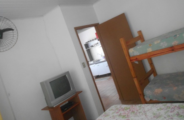 Apartamento frente al mar, tiene capacidad para 8 personas.