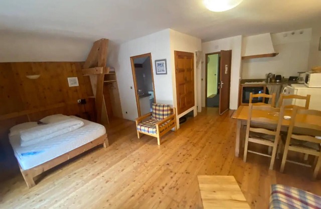 Apartamento 'Chez Bérangère Au Chalet De Segure' con vistas a la montaña, jardín compartido y Wi-Fi