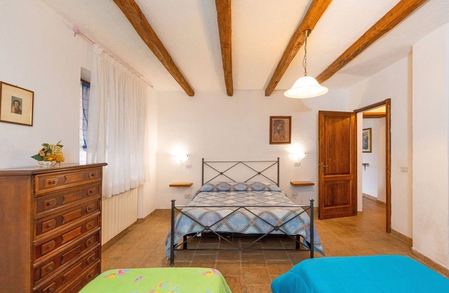 Apartamento 'Cinzia' con piscina y jardín compartidos
