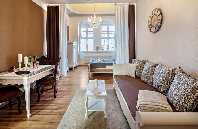 Apartamento City-Apartments Fewo Paris con piscina, jardín y Wi-Fi