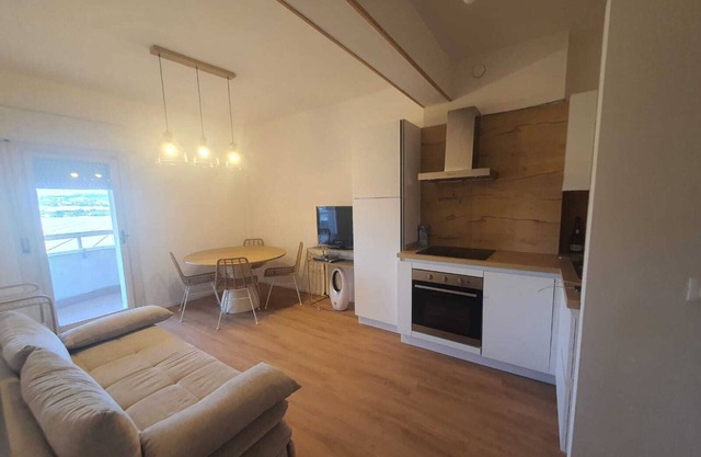 Apartamento 'Civico 316 con Piscina' con piscina compartida, Wi-Fi y aire acondicionado