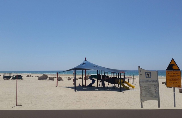 Apartamento cerca del puerto deportivo y centro comercial