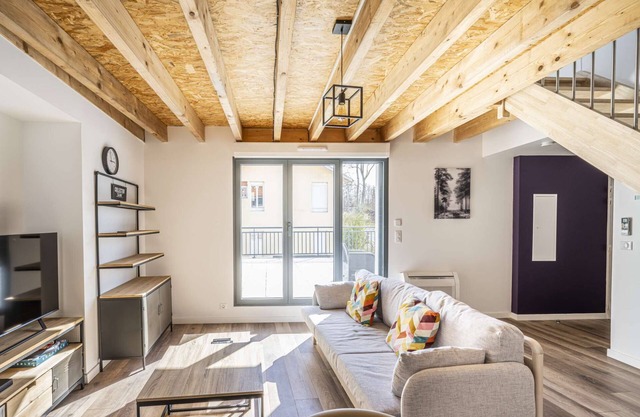 Apartment Comfortable in the centre of Pau: parking, AC...