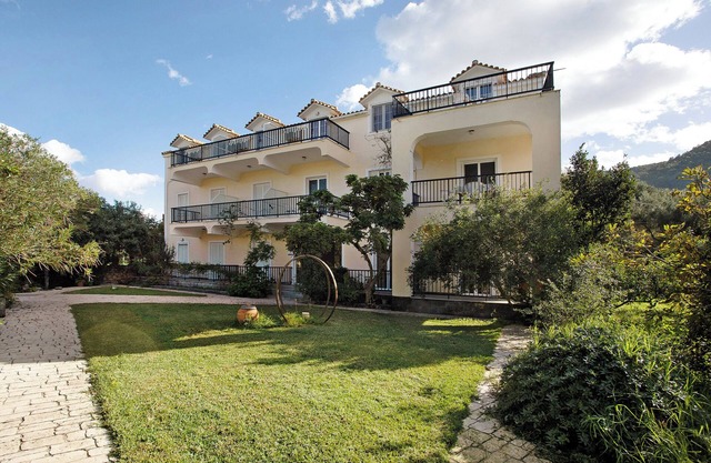 Apartamento "Dolphin Apartment Sea View 9" con balcón privado, jardín compartido y Wi-Fi