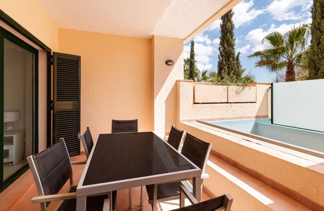 Apartamento 'El Oasis Monaco 5 Bajo A' con piscina compartida, Wi-Fi y aire acondicionado.
