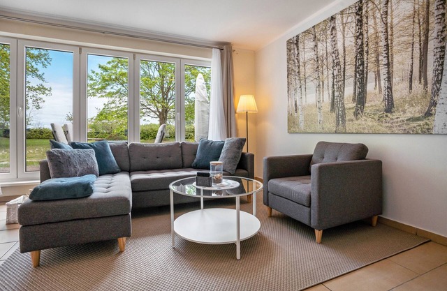 Apartamento 'Ferienwohnung Ostseezeit' con terraza privada, jardín compartido y Wi-Fi