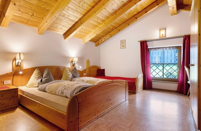 Apartamento 'Ferienwohnung Kastelruth' con vistas a la montaña y balcón