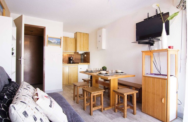 Apartamento 6 pers, cerca de pistas, estacionamiento, Pla d'Adet