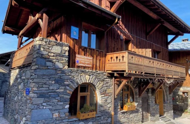 Apartamento 'L'edelweiss' con vistas a la montaña, terraza privada y Wi-Fi