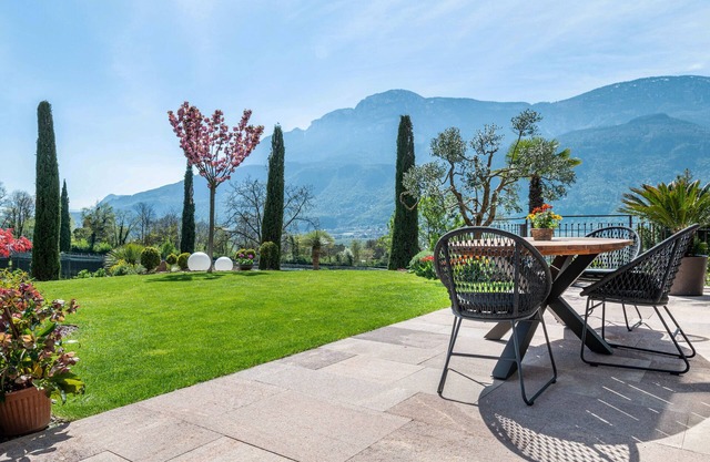 Apartamento 'Haus Rosengarten Apt C' con vistas a la montaña, terraza privada y Wi-Fi