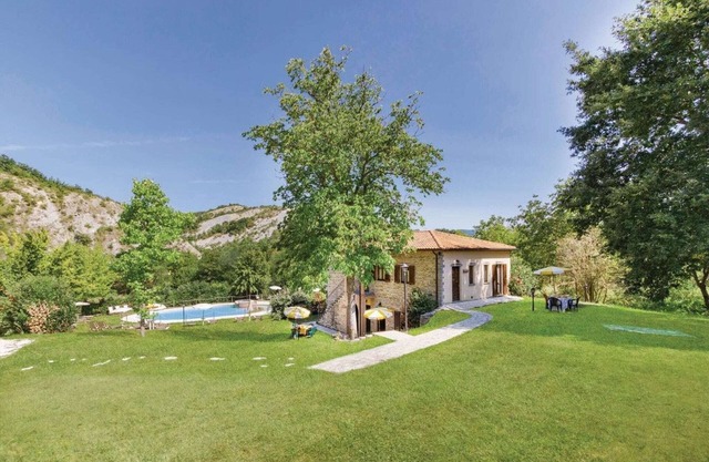 Apartamento en Marche cerca de Urbino y piscina
