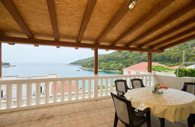 Apartamento en Saplunara con Seaview, Terraza, Acondicionador, WIFI (5197-5)