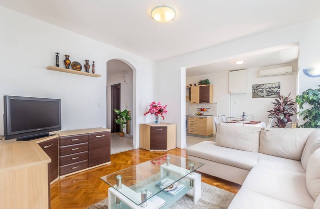 Apartamento en el piso 8 con vista al mar.