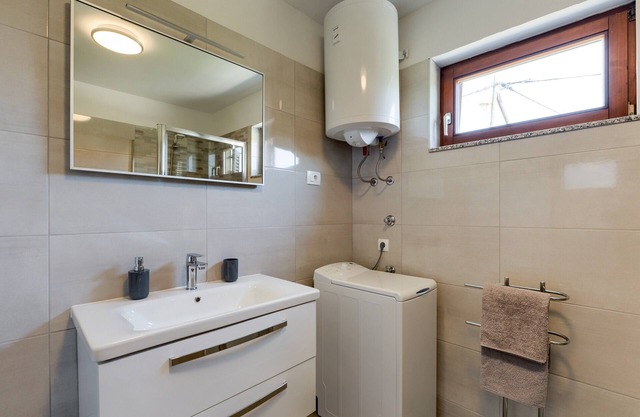 Apartment Issa- Luxury three bedroom apartment with bacony and city view