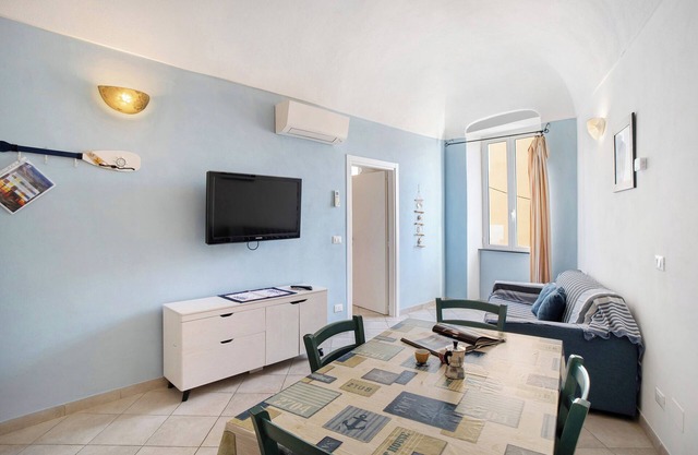 Apartamento 'Iris' con terraza compartida y aire acondicionado