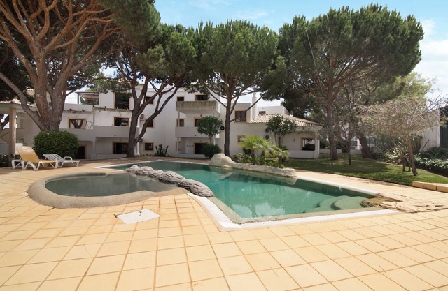 Apartamento Jardins da Falésia con piscina, terraza y Wi-Fi