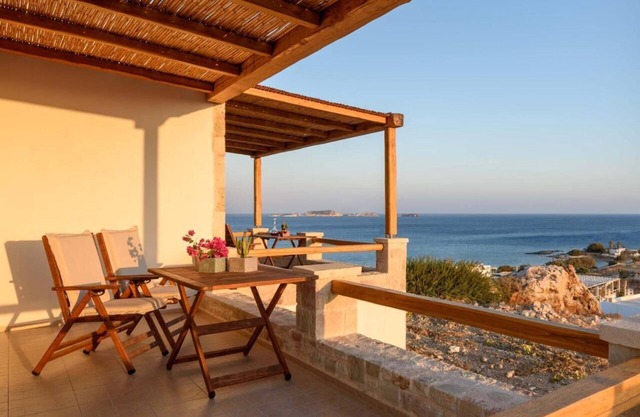 Apartamento 'Kalamitsi View' con terraza privada, Wi-Fi y aire acondicionado