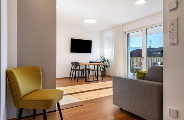 Apartamento "Karin - Gala" con terraza compartida y Wi-Fi