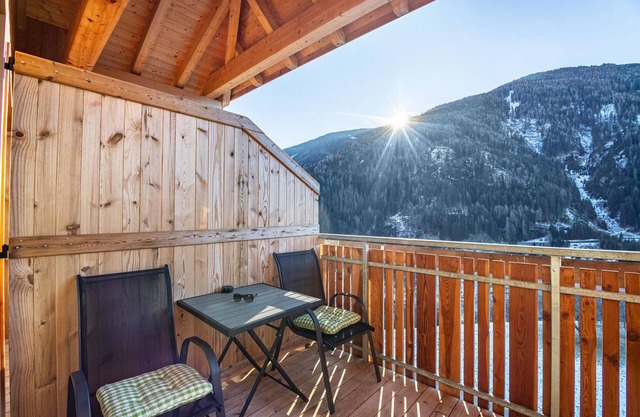 Apartamento 'Kreuzplonhof Apt Karspitz' con vistas a la montaña y cabina de infrarrojos privada
