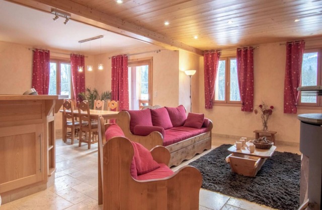 Apartamento 'La Grange - 4 Pers' con vistas a la montaña, jardín privado y Wi-Fi