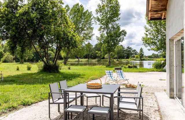 Apartamento 'Le Panoramique Du Lac D'isachris' con vistas al lago