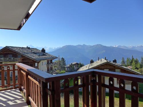 Apartment Les Aiguilles Vertes Rez inférieur by Interhome