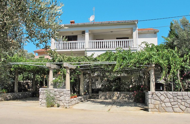 Apartamento Meri by Interhome