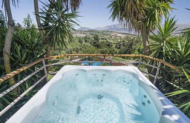 Apartamento 'Monte Verde 202' con vistas al mar, Wi-Fi y aire acondicionado