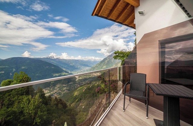 Apartamento "Oberhochmuthof" con hermosa vista en el "Meraner Höhenweg"