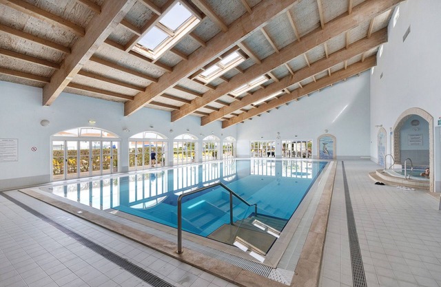 Apartment "Pérola No Algarve" with Shared Pools, Private Balcony & Wi-Fi