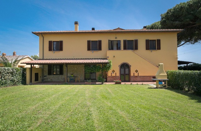 Apartamento 'Podere Nuti - 2 Beloro' con piscina compartida, jardín compartido y Wi-Fi