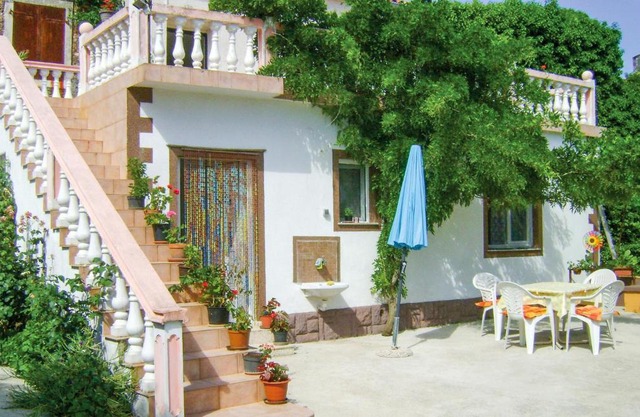 Apartment Rakalj Qr-1874