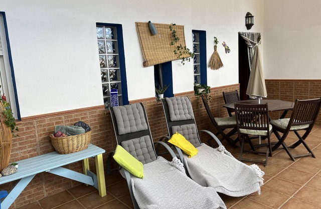 Apartamento Salamandra con vistas a la montaña, piscina, jardín y Wi-Fi