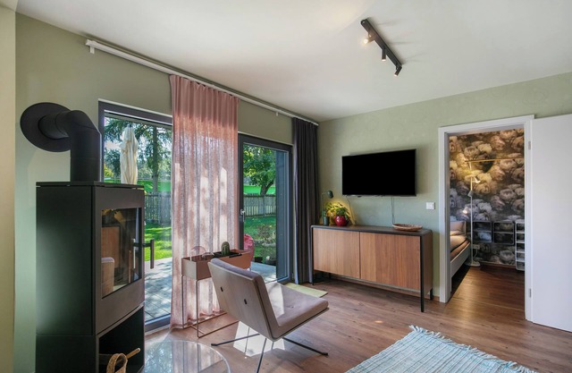 Apartamento 'Schorfheider Chillen Am Grimnitzsee' con terraza privada, jardín privado y Wi-Fi