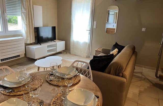 Apartamento-Estándar-Baño con ducha-Balcón
