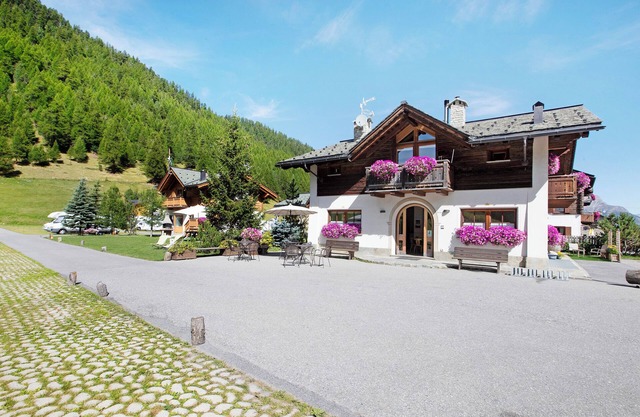 Apartamento 'Stella Alpina Camping Stella Alpina' con vistas a la montaña, jardín compartido y Wi-Fi