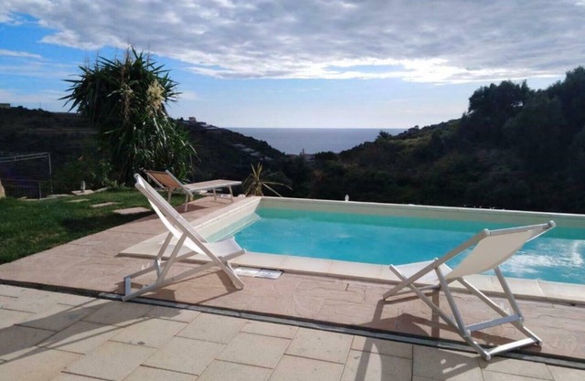 Apartment/studio with private terrace with sea view