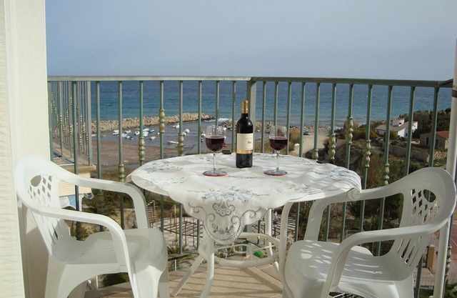 Apartamento 'Sunny' con vistas al mar, Wi-Fi y aire acondicionado