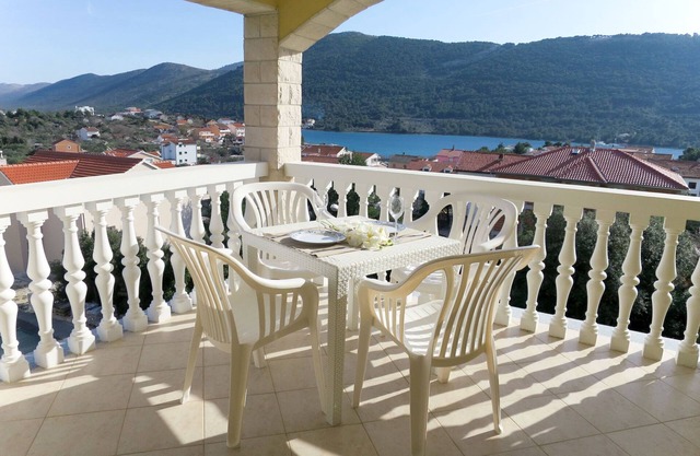 Apartamento Toni by Interhome