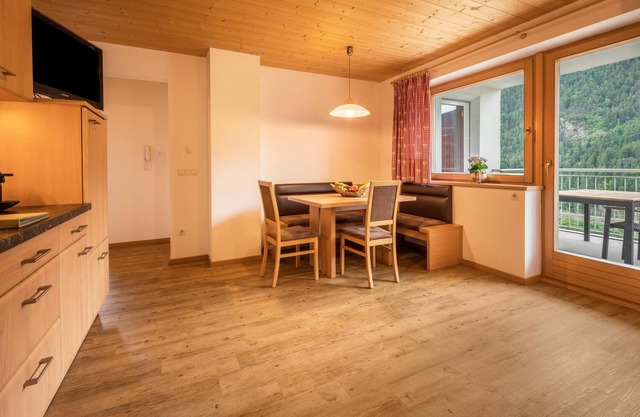 Apartment "Toni Kathrin" with Mountain View, Shared Sauna, Wi-Fi, Private Terrace & Shared Garden; Parking Available